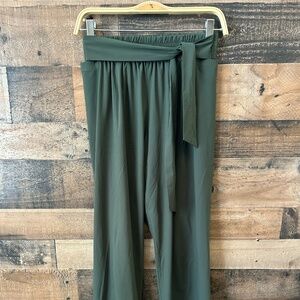 ✨ADAY Easy Days – Relaxed Wide Leg Travel Pant – Dark Green Small✨